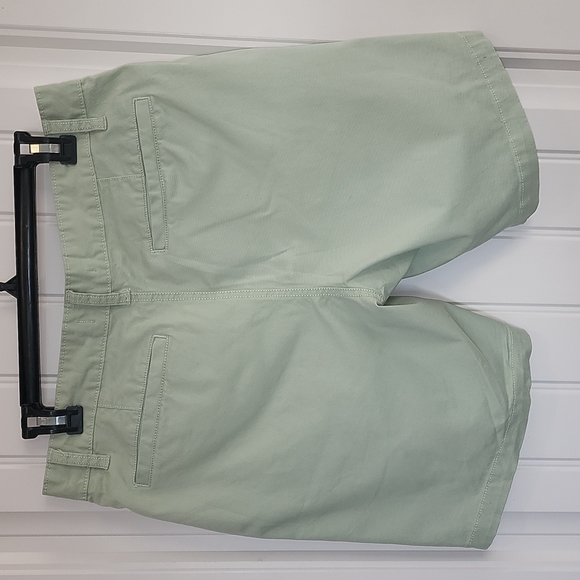 Men Guess shorts - Picture 3 of 5